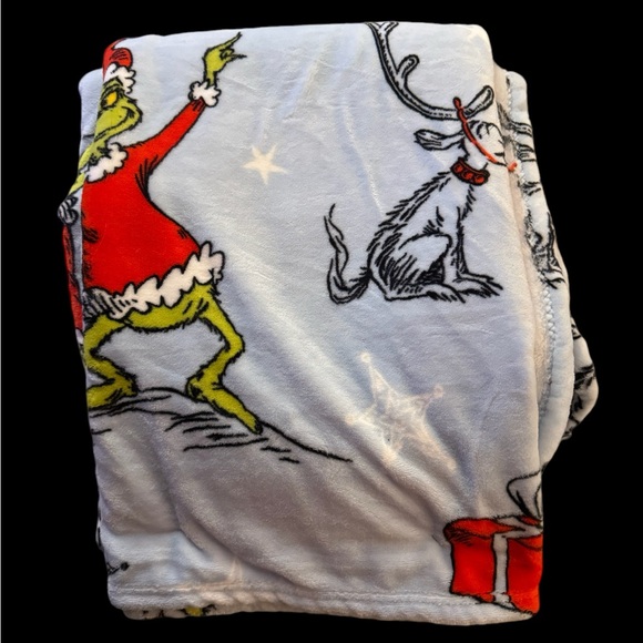 NWT & Hanger The Grinch Stole Christmas Oversized Plush Throw Dr Seuss 50” X 70” - Picture 2 of 4
